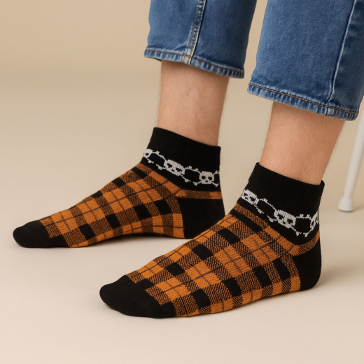 Knöchelsocken mit Karomuster & Totenkopf-Detail