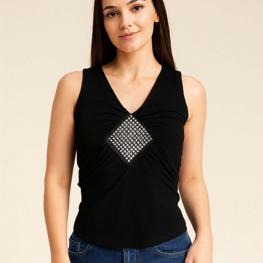 Schwarzes Top mit Strass-Applikation