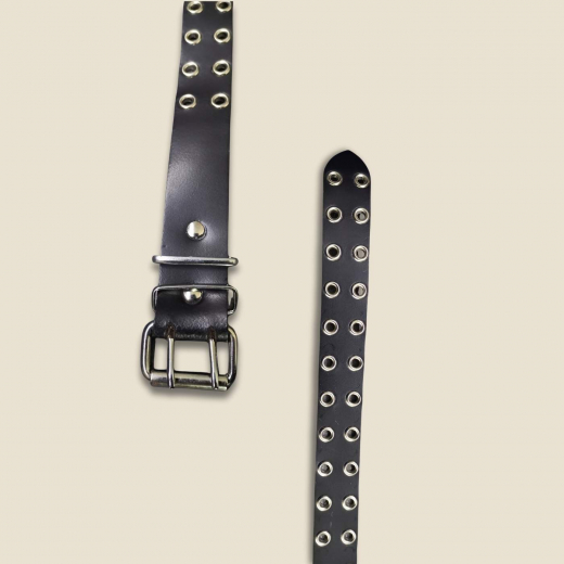 Ledergürtel mit Ösen – zweireihig