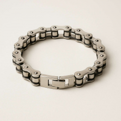 Edelstahlarmband im Motorradketten-Look