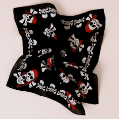 Schwarzes Bandana mit Piraten Totenkopf Muster | 50 cm x 50 cm